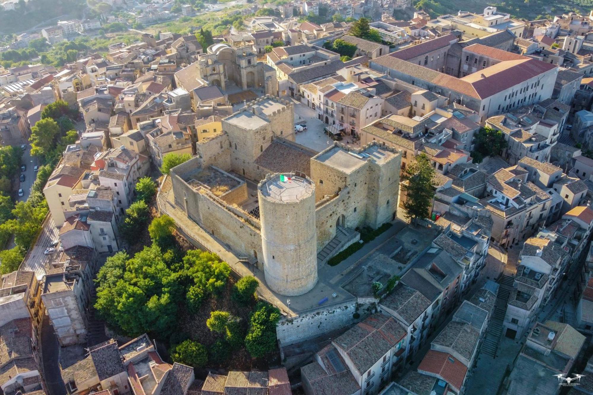Holiday Home Castle Salemi - Casa Vacanze Buitenkant foto